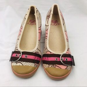 Sugar flower print canvas wedges size 7.5